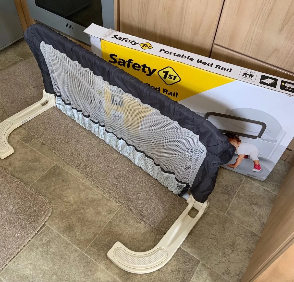 Kids bed guard rail - Image 1