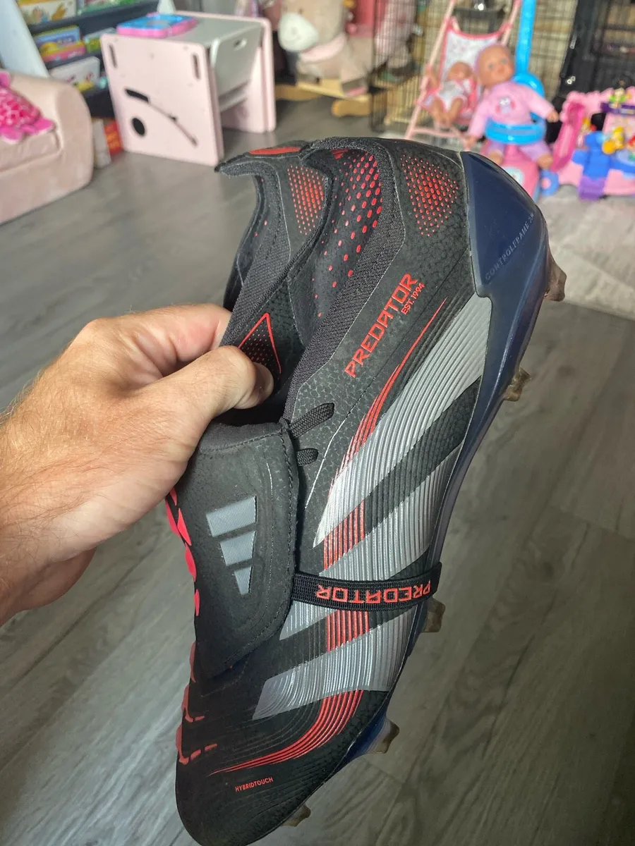 Football boots - Image 2