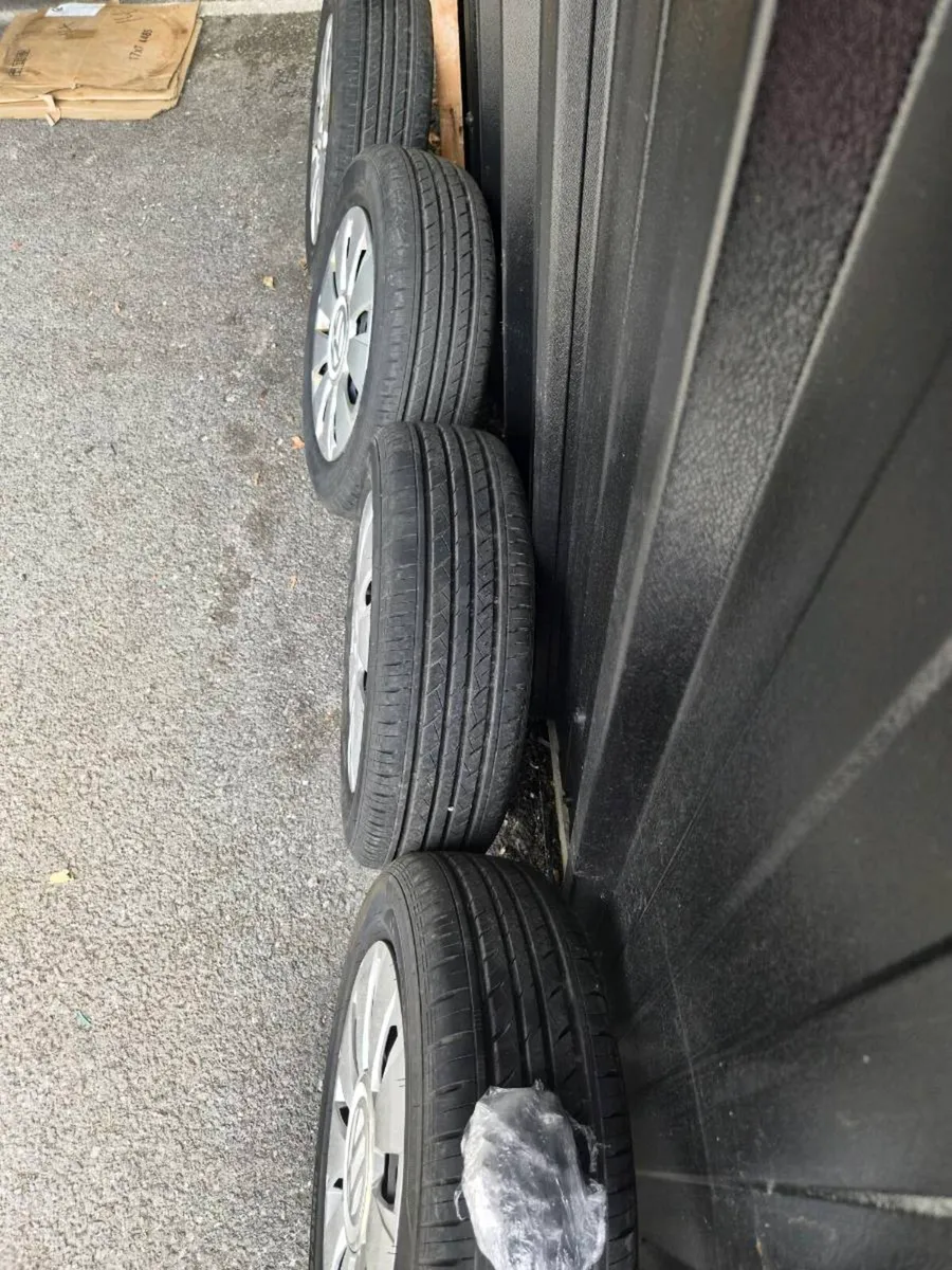 14'' Volkswagen Up Wheels / Tyres and Lug Nuts - Image 4