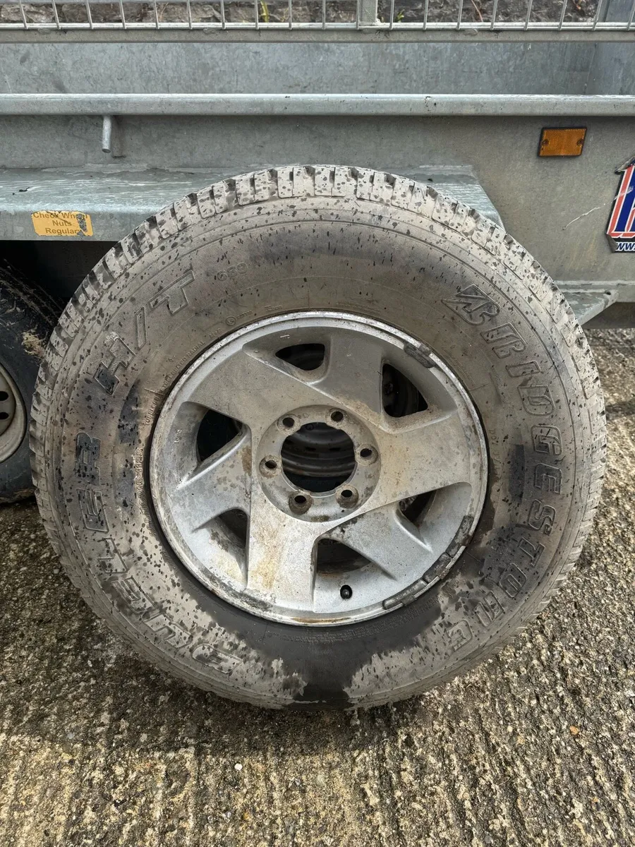 265/70 R16  112S tyre complete with Rim - Image 2