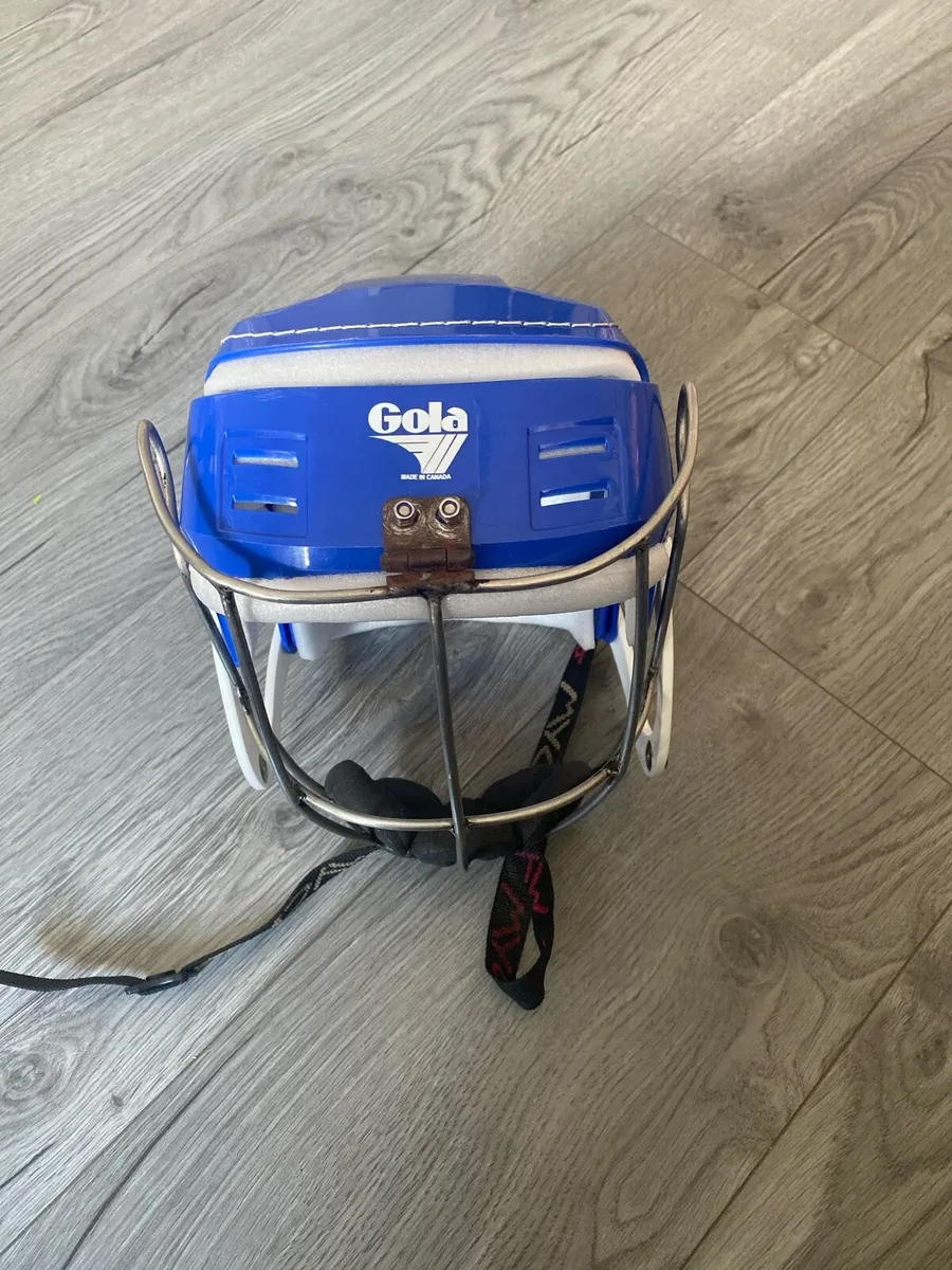 Hurling helmet - Image 1