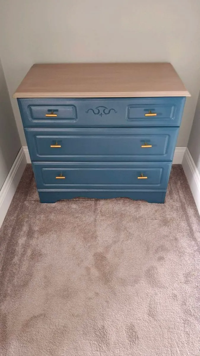 Chest of drawers - Image 2