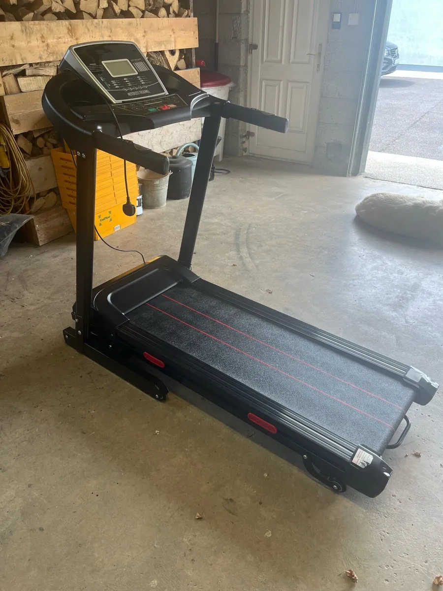 Motorized Treadmill - Image 2