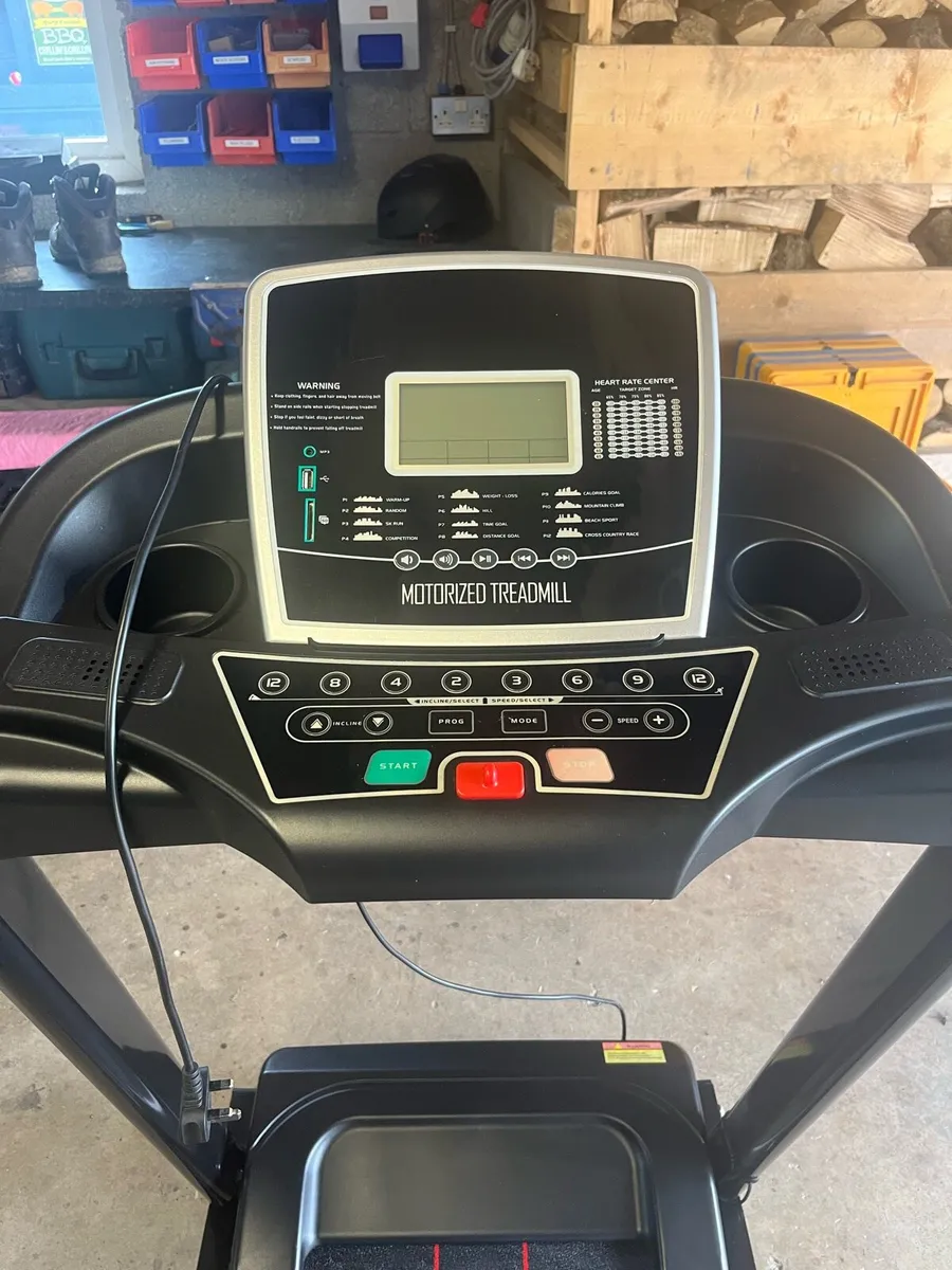 Motorized Treadmill - Image 3