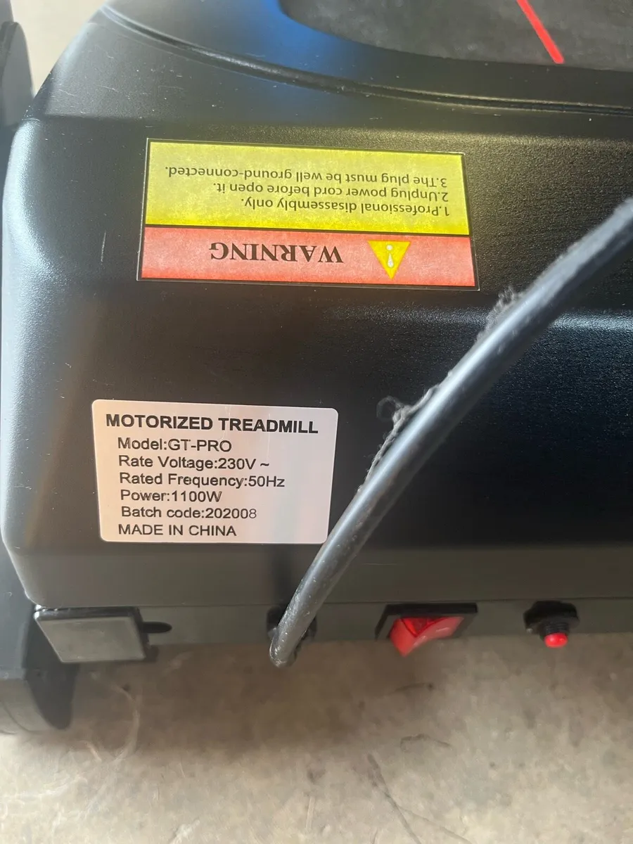 Motorized Treadmill - Image 4