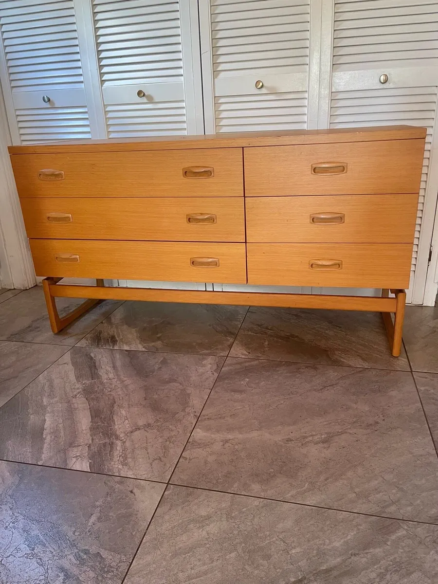 Mid century G plan floating sideboard / drawerbank - Image 3