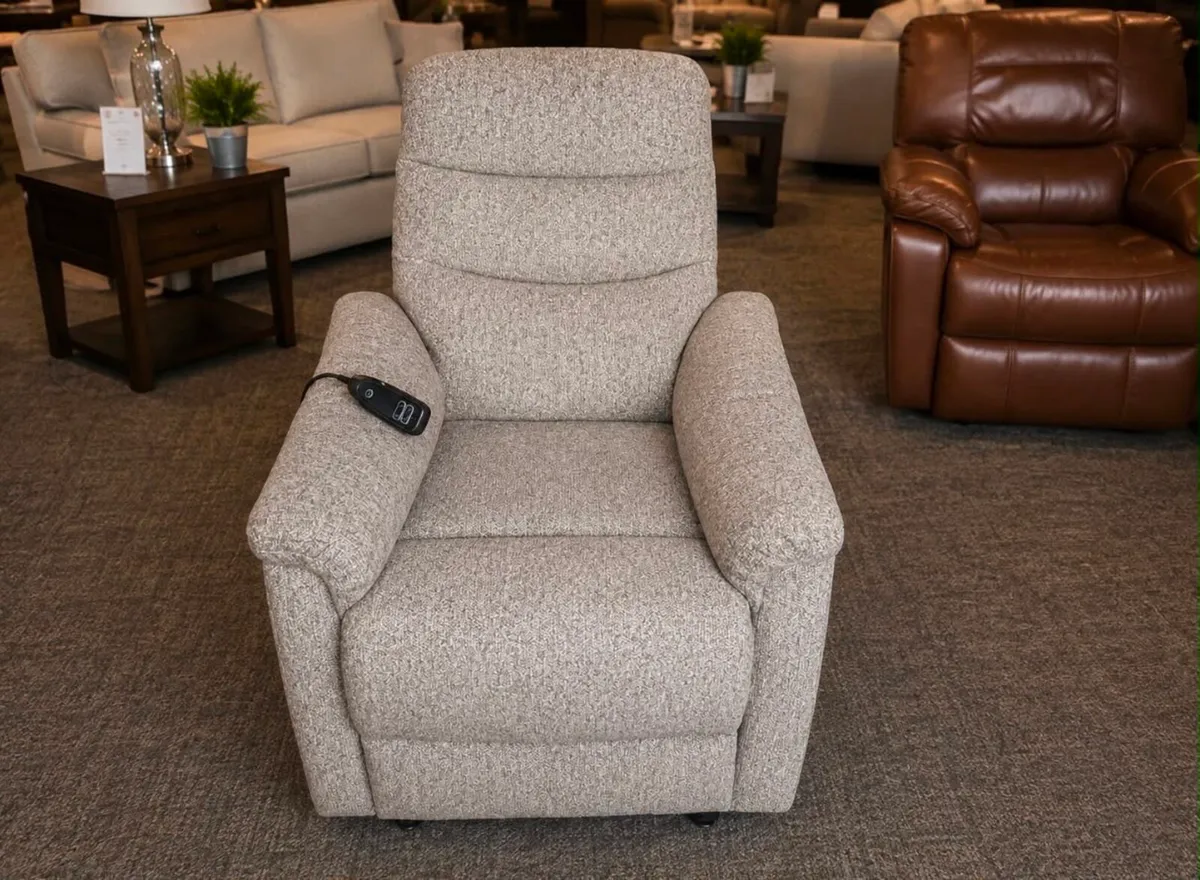Luxury electric rise chair - Image 2