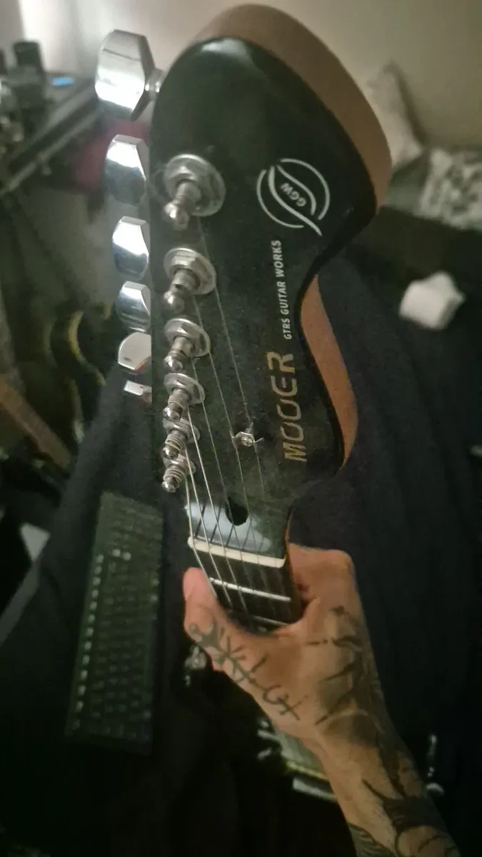 Guitar - Image 2