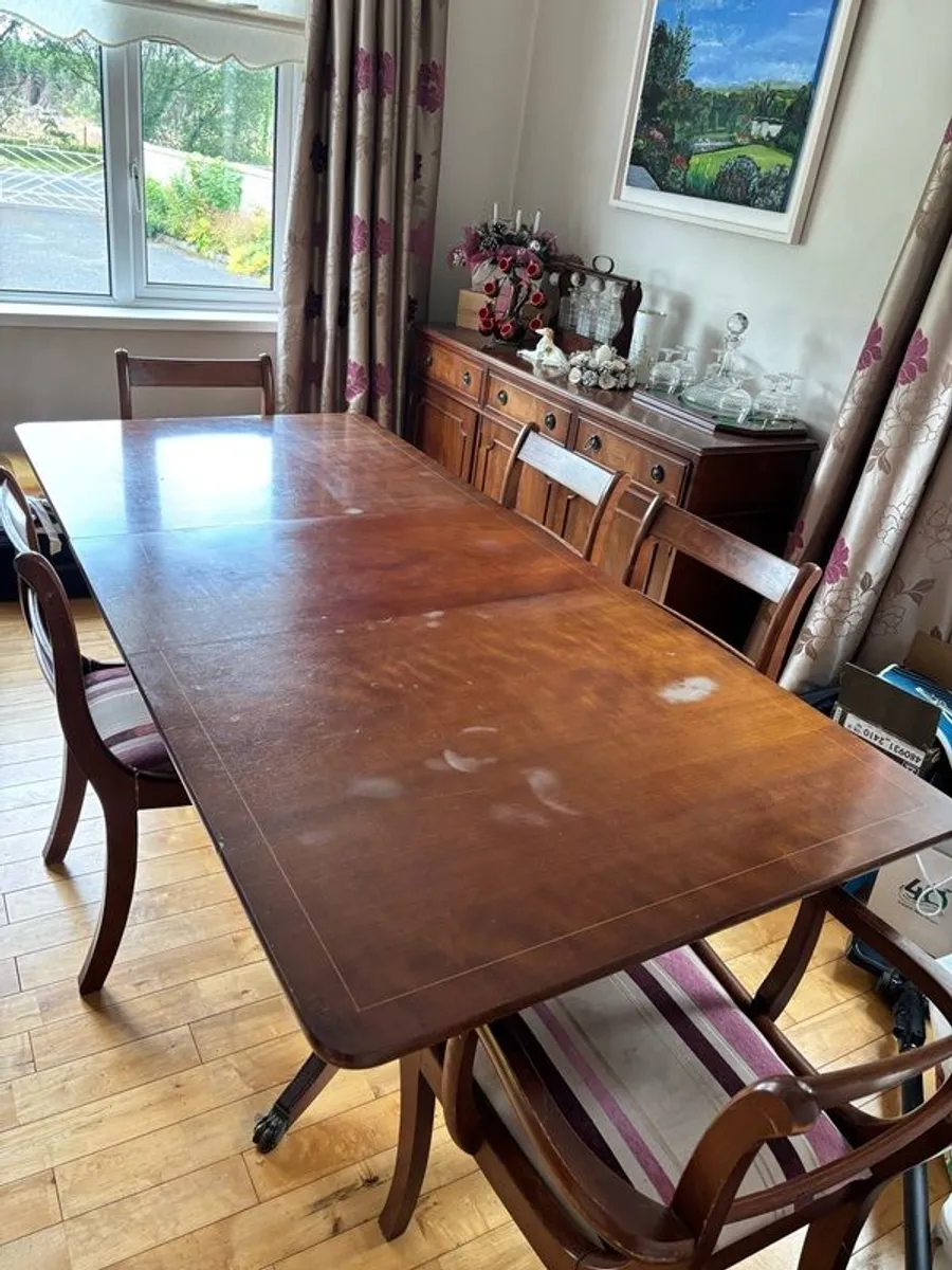 Mahogany Extending Dining Table & 5 Matching Chairs - Image 1
