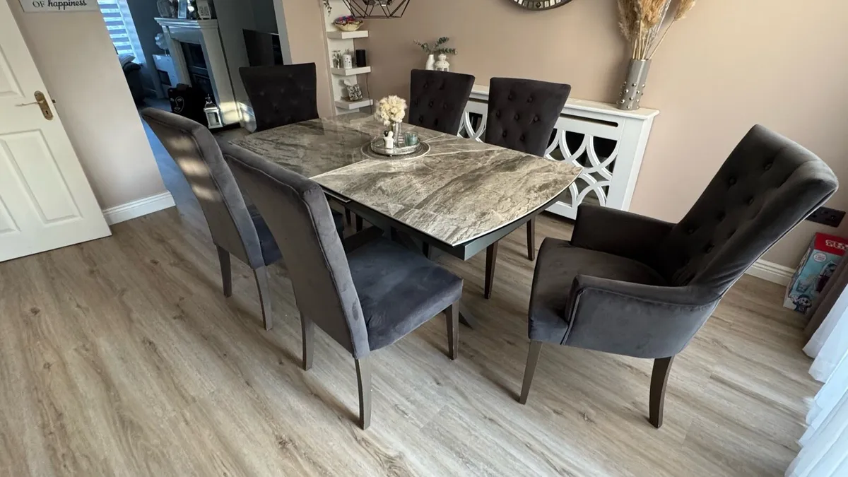 Dinning table - Image 4