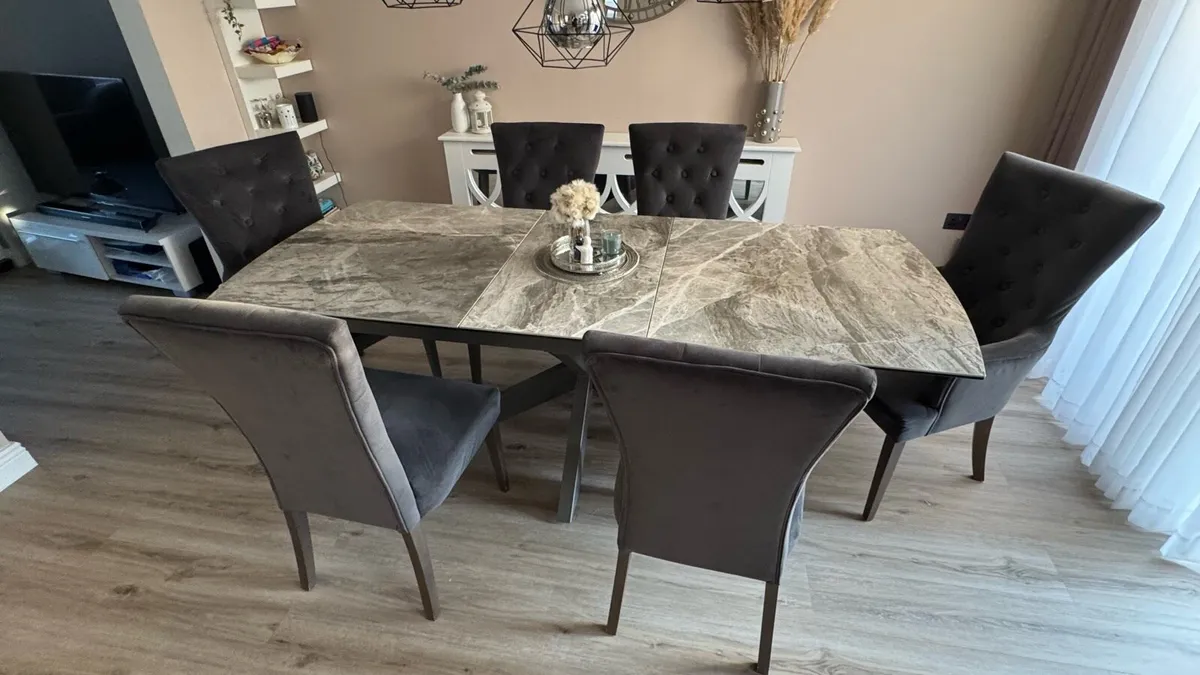 Dinning table - Image 2