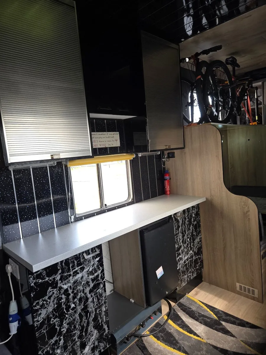 Camper - Image 2