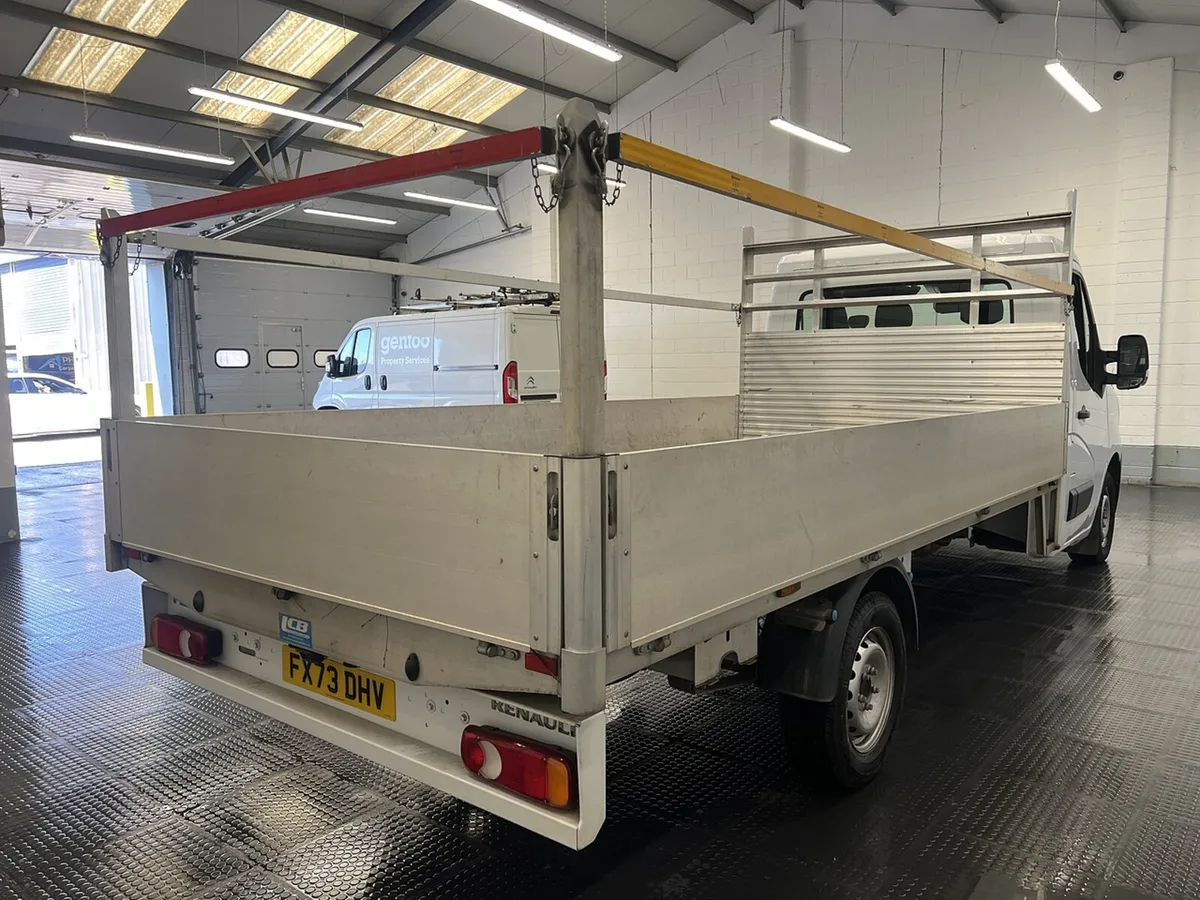 2023 Renault Master Dropside Van - Image 2