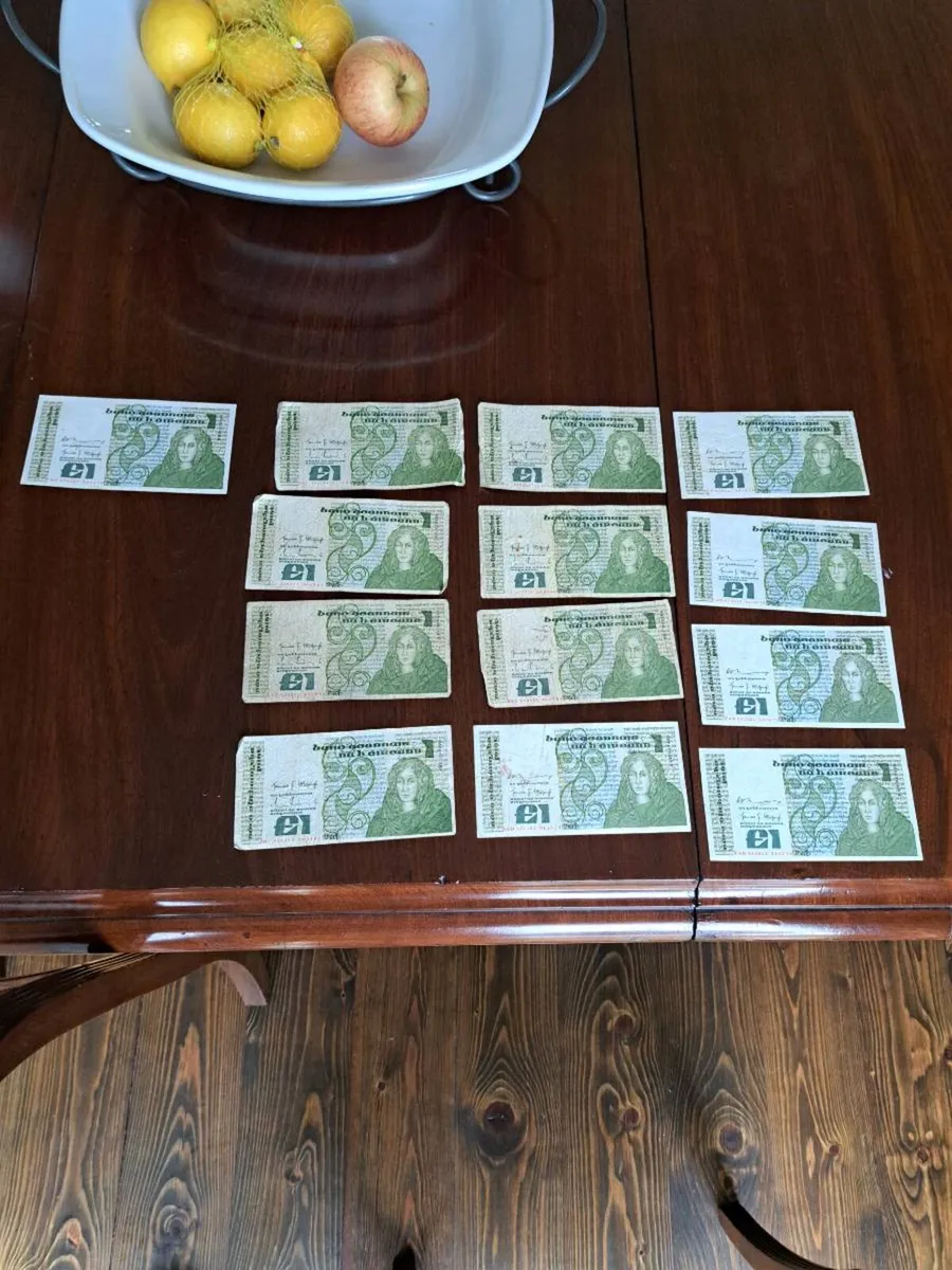 13 Old pound noats - Image 1