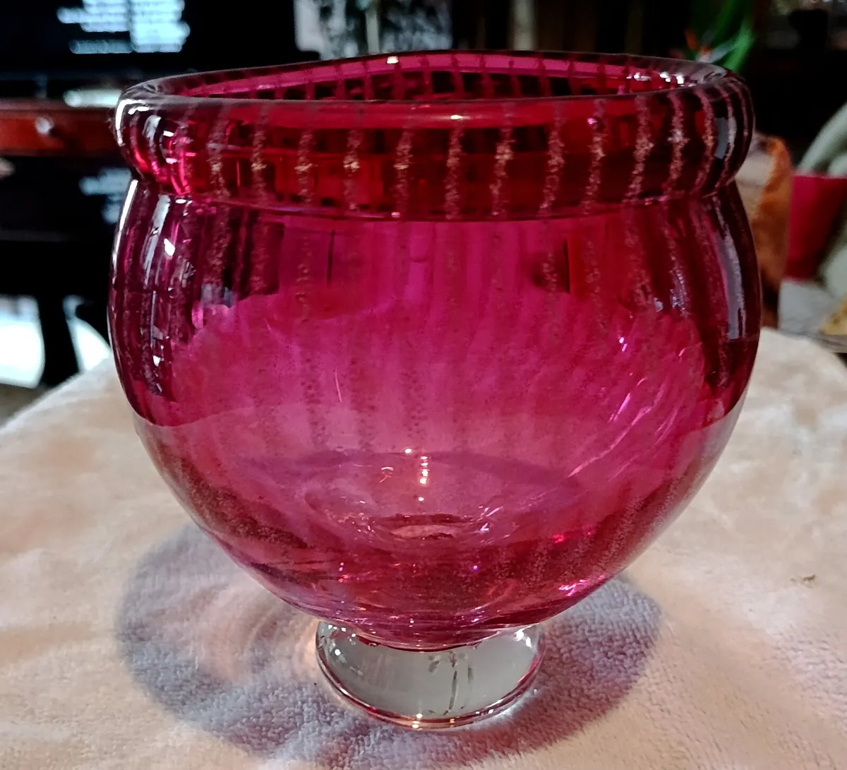 Heavy footed cranberry bowl - Image 1