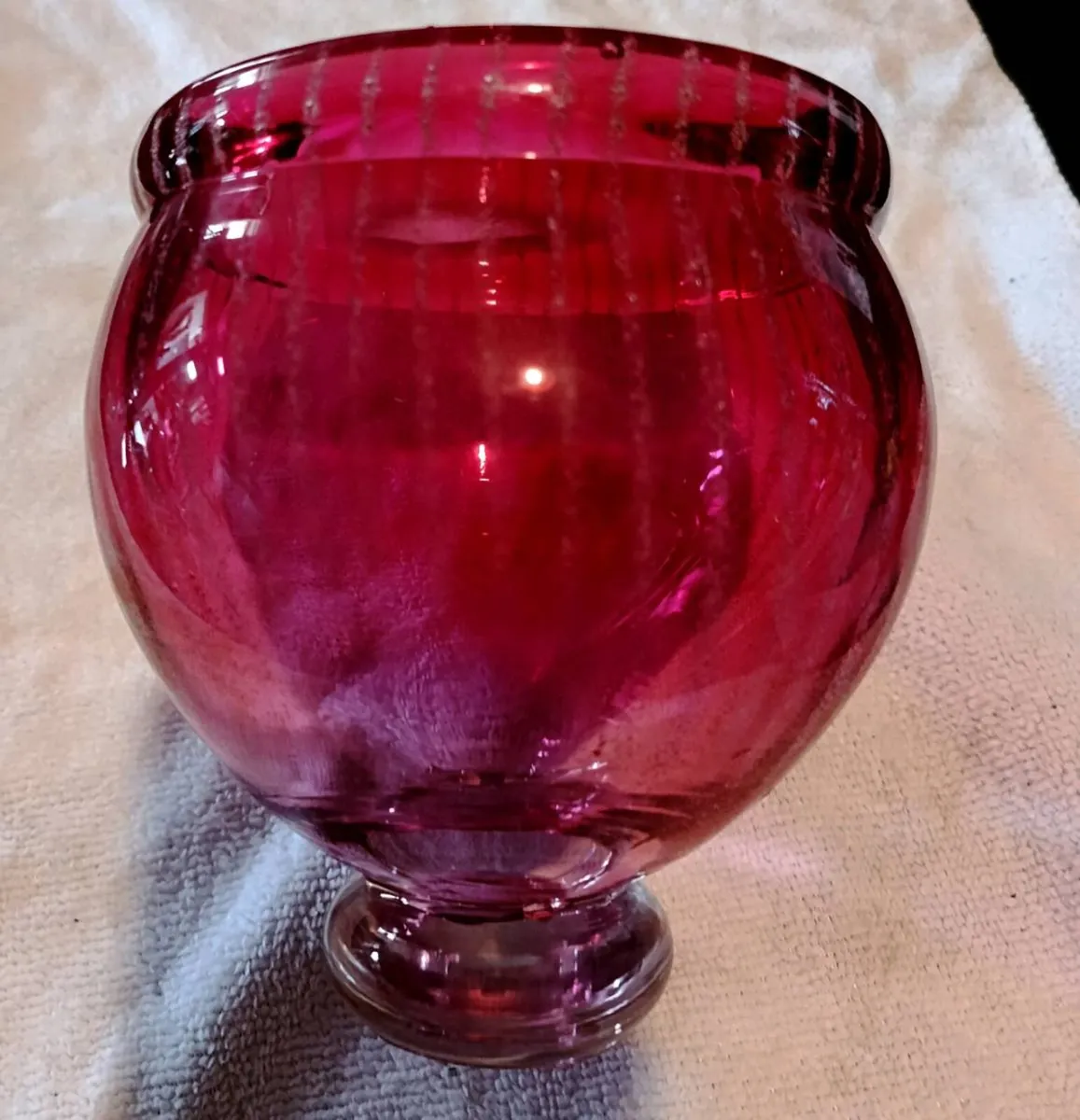 Heavy footed cranberry bowl - Image 3