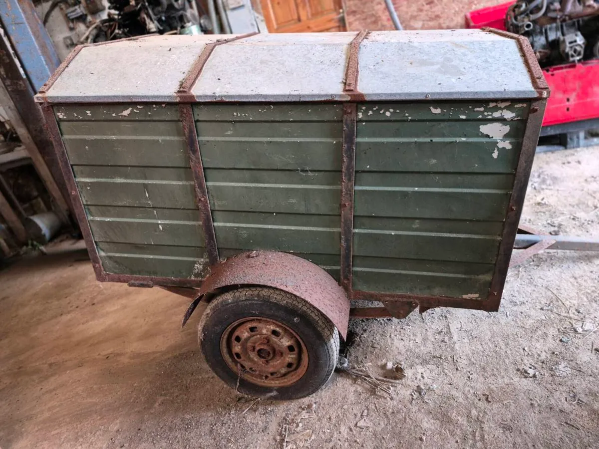 Dog Box Trailer - Image 1