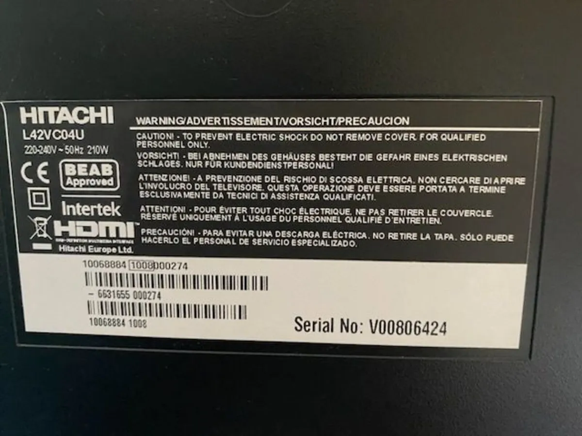 42 inch - Hitachi L42VC04U Television with stand - Image 4