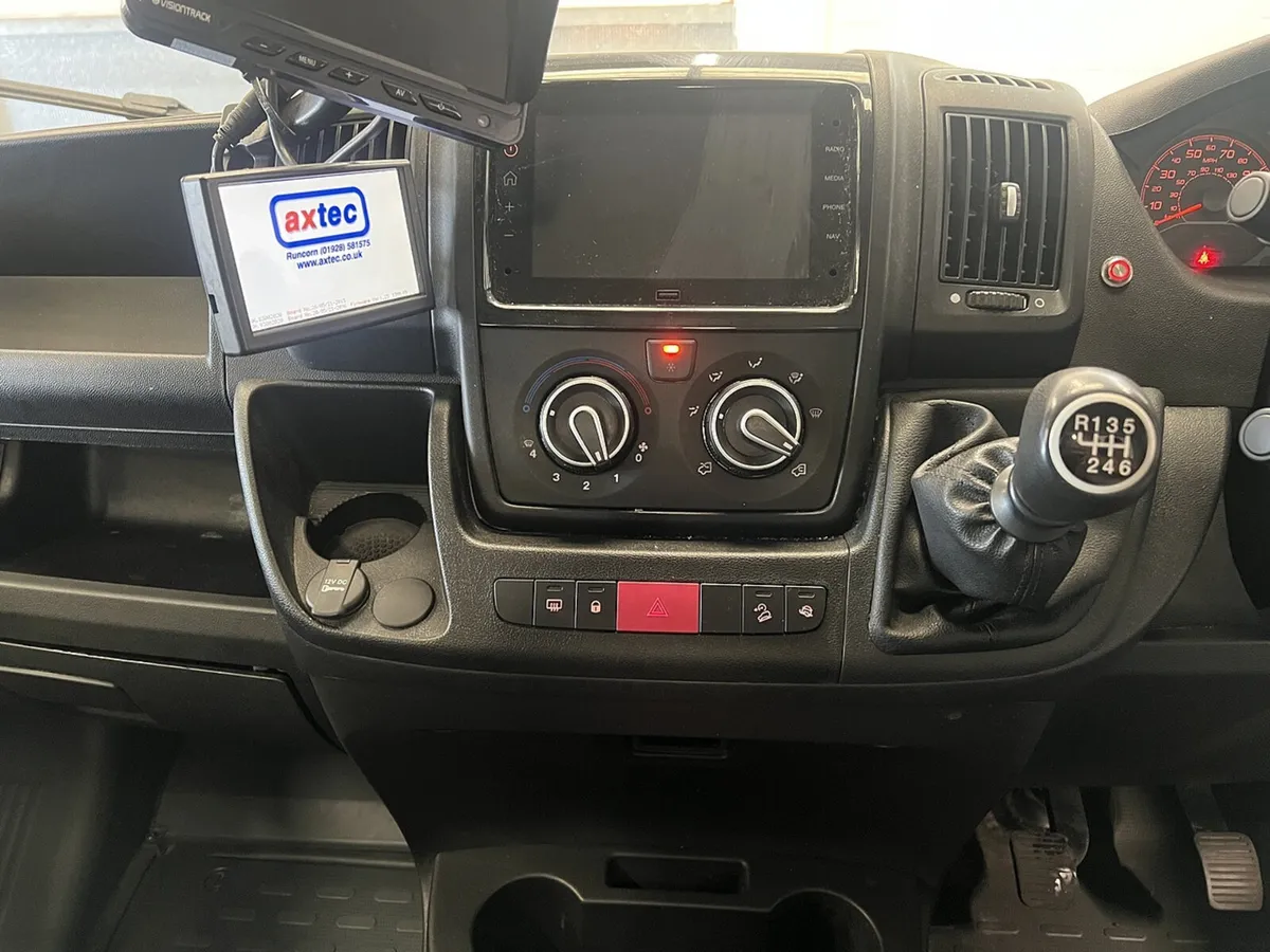 2023 Peugeot Boxer Transporter Van - Image 4