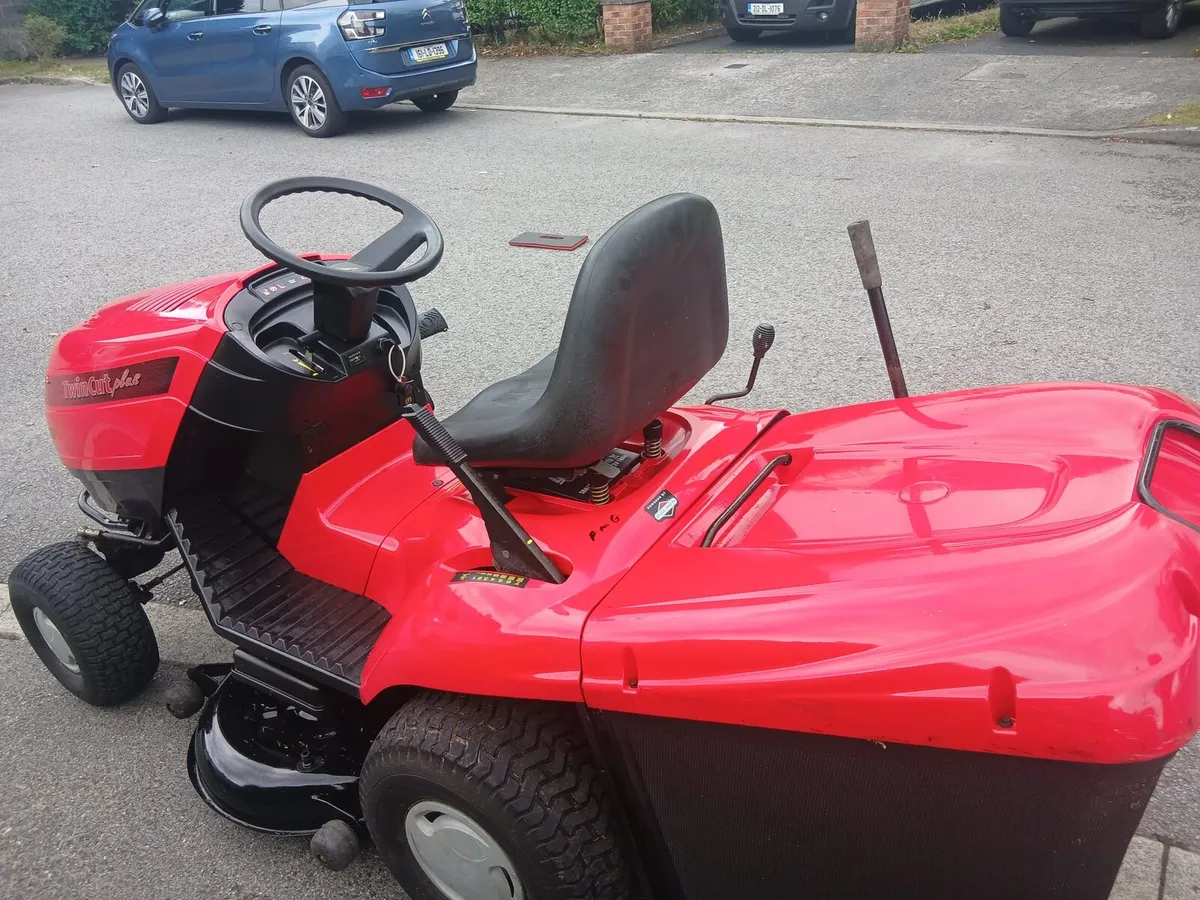 Ride on lawnmower - Image 4