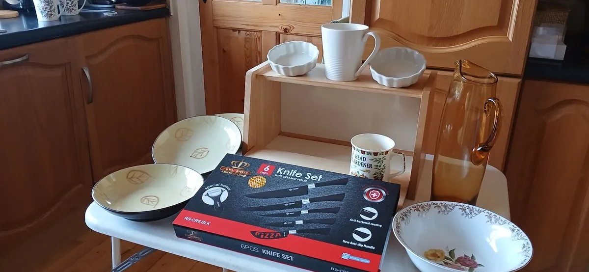 BREAD  BIN.KNIFE SET. LOVELY tall Jug - Image 4