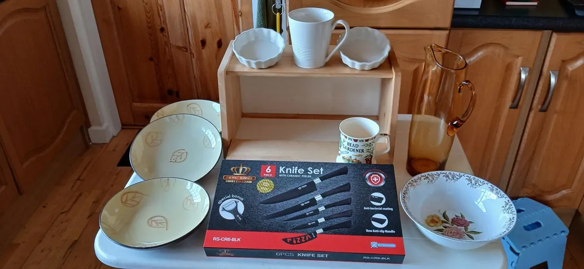 BREAD  BIN.KNIFE SET. LOVELY tall Jug - Image 2