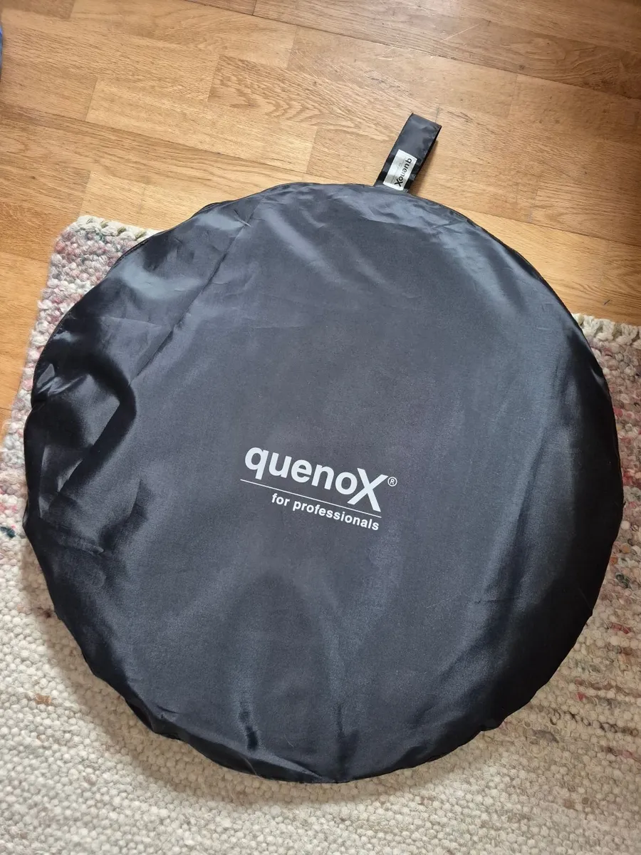 Foldable pop-up green/ blue screen in a bag - Image 2