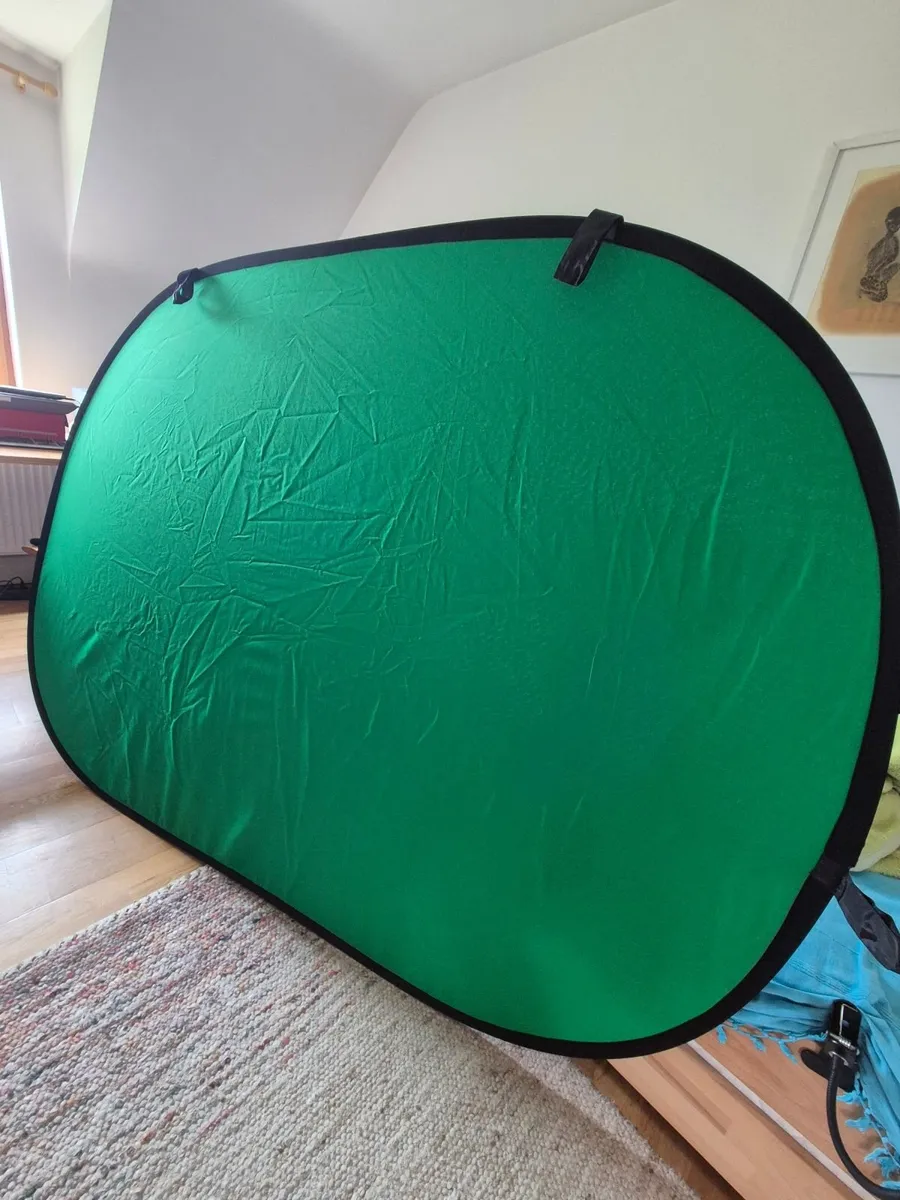 Foldable pop-up green/ blue screen in a bag - Image 3