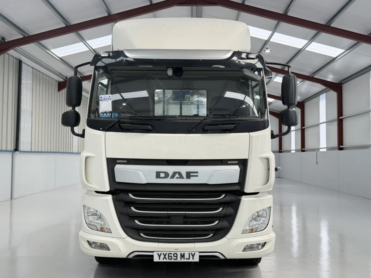 2019 DAF CF 340 CHEESEWEDGE BEAVERTAIL - Image 2