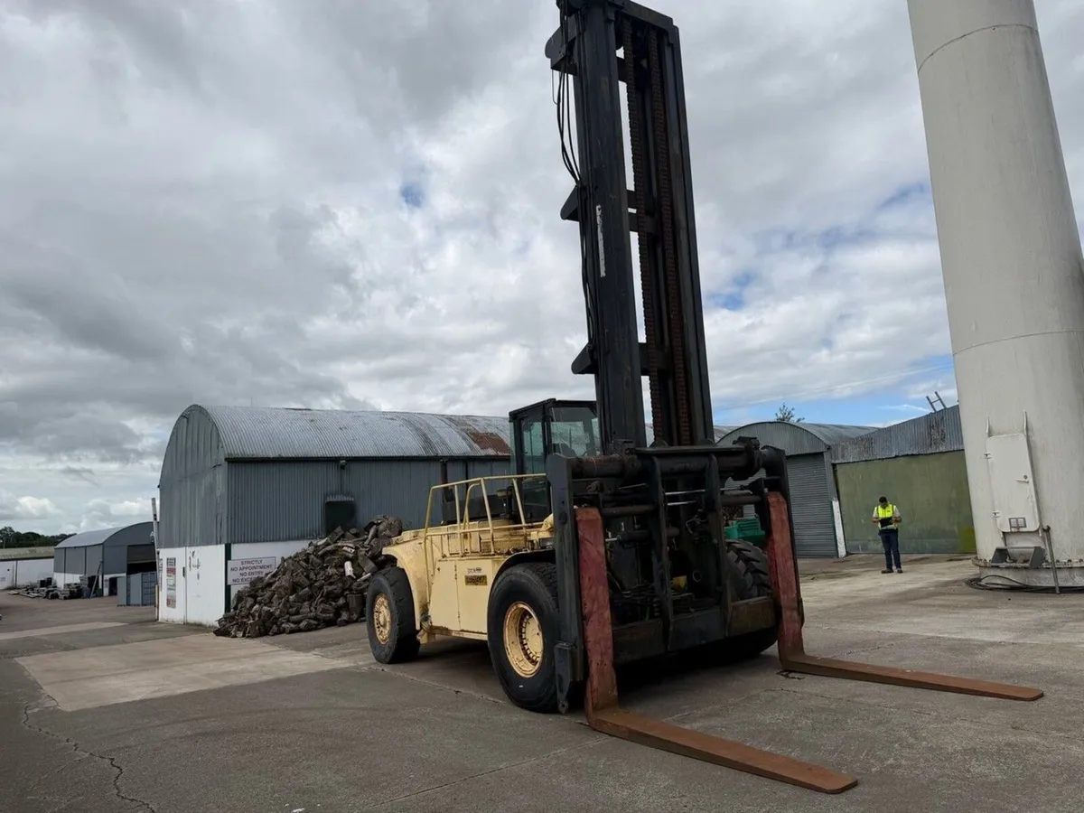 HYSTER H28.00F 28 TON FORKLIFT - Image 3