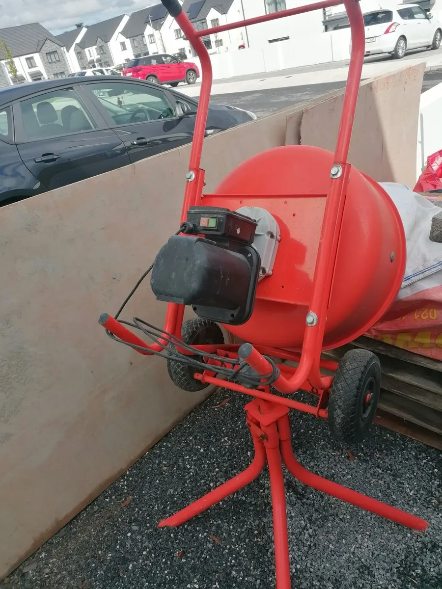 Concrete mixer - Image 2