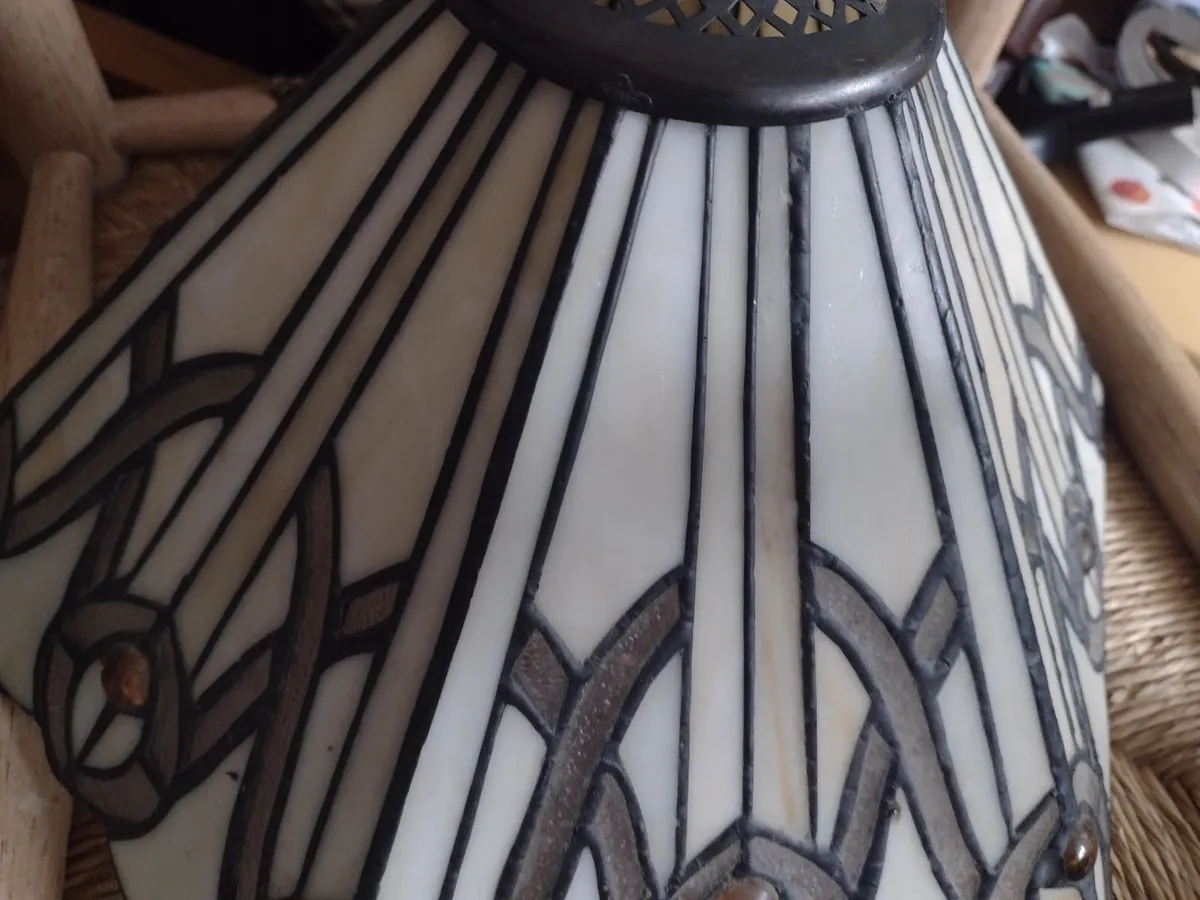Tiffany lamp shade - Image 2