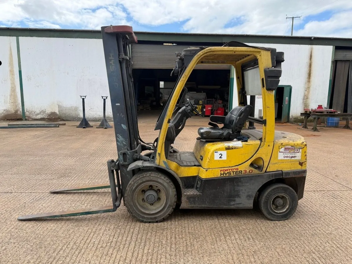 HYSTER H3.00FT 3 TON DIESEL FORKLIFT - Image 3