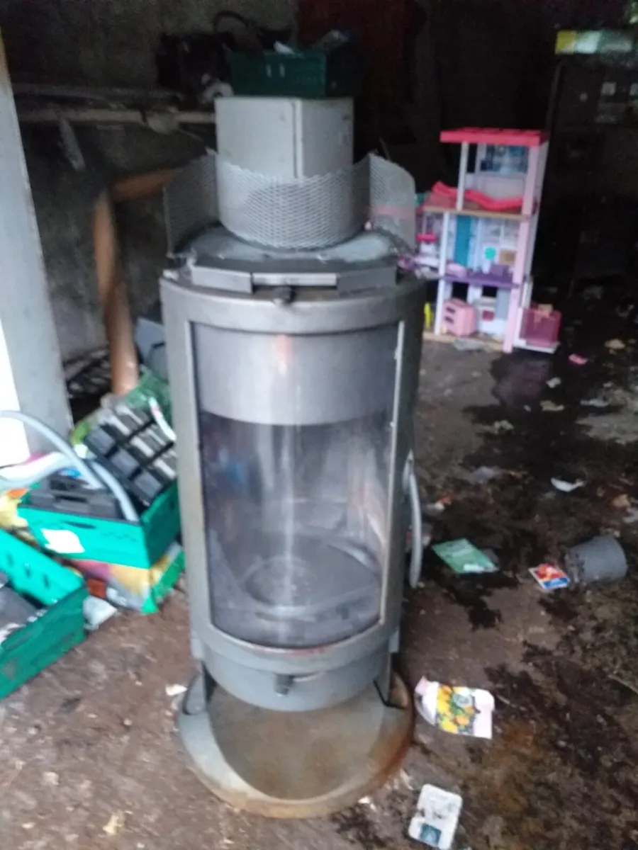 2 stoves and flues - Image 2