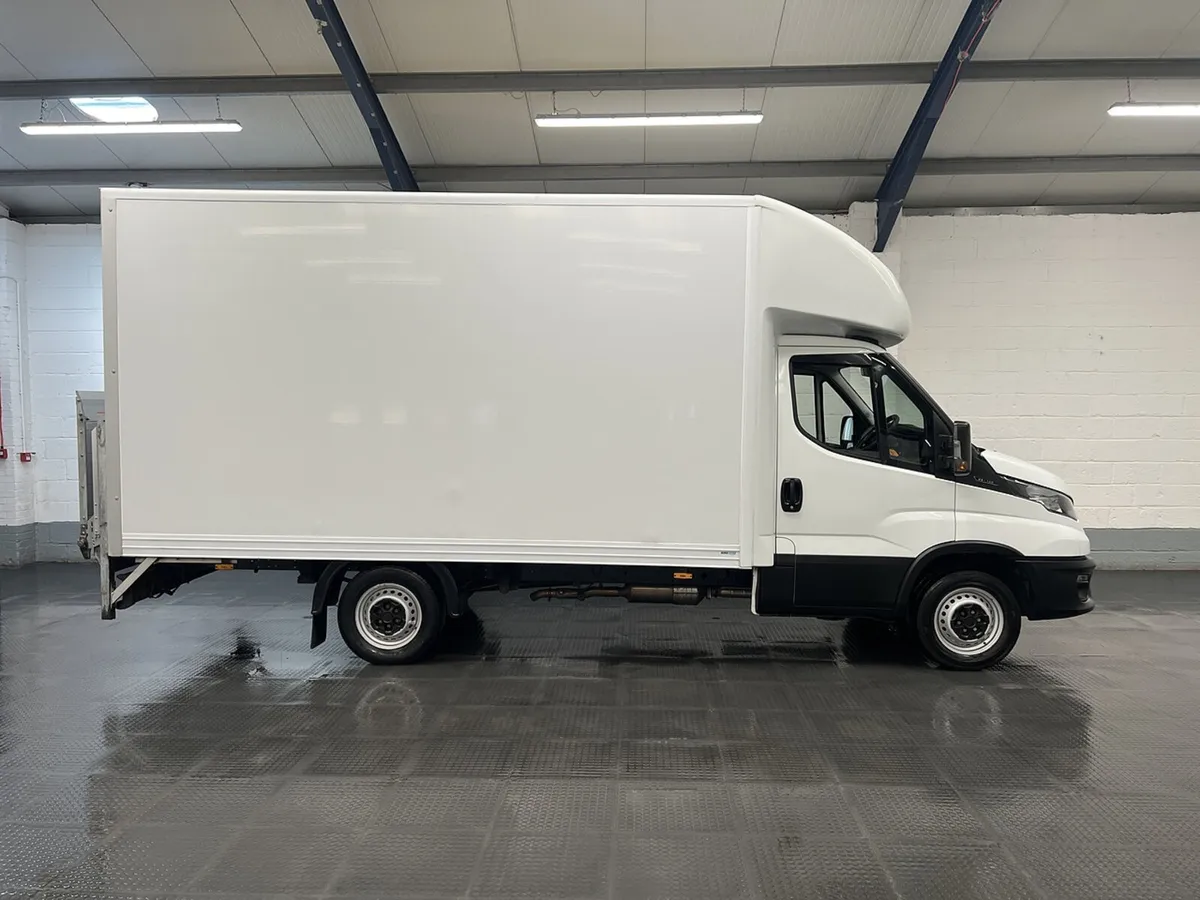 2021 Iveco Daily Luton Box Van - Image 1