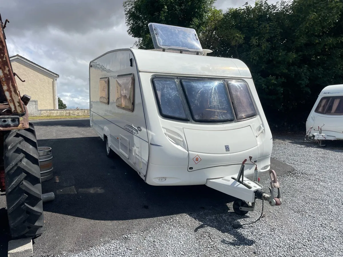 4 Berth caravan - Image 1