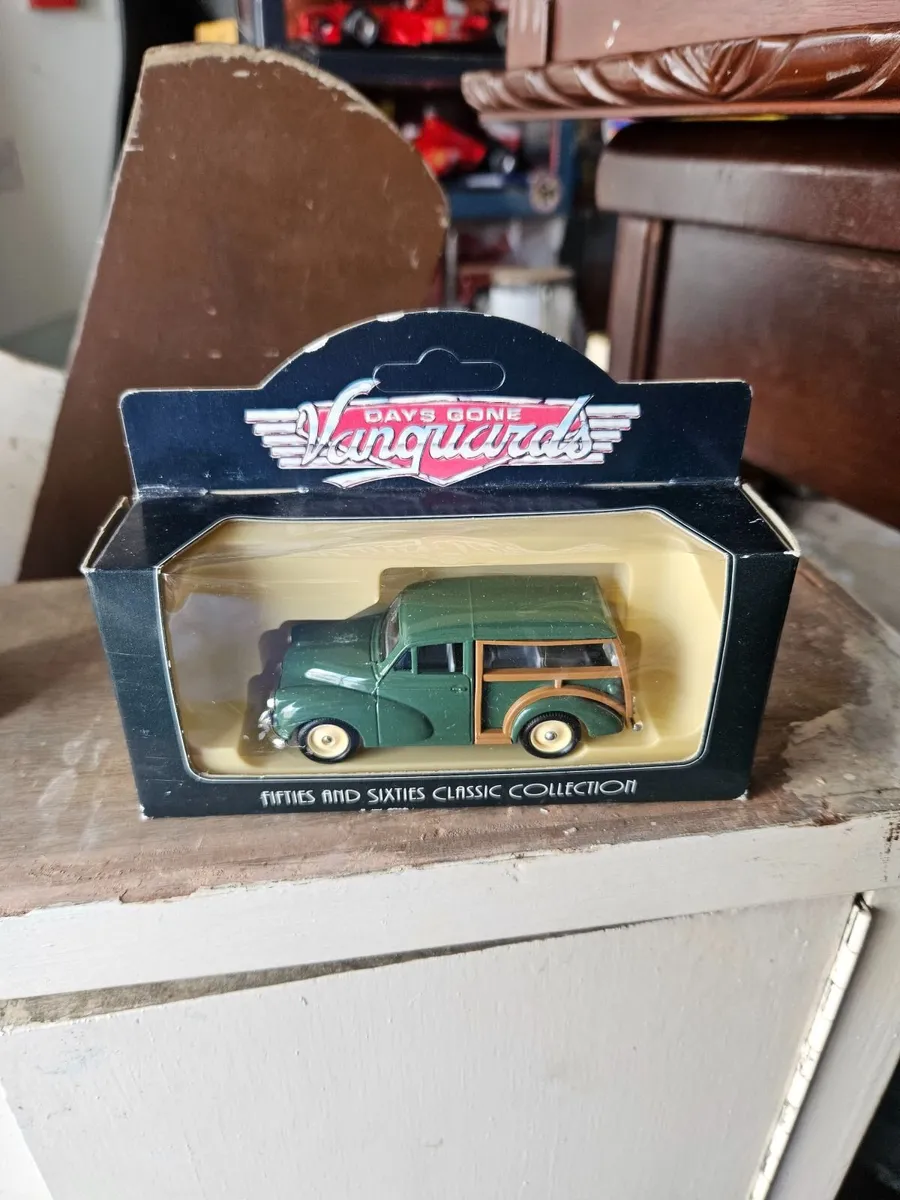 Corgi Vanguards Morris Minor