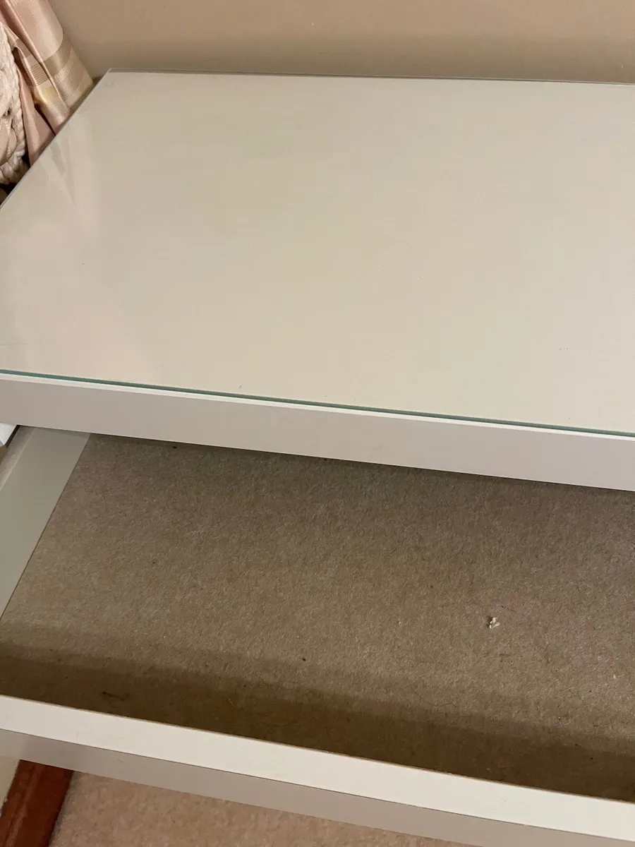 Bedroom dressing table snd locker. - Image 1