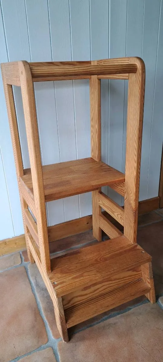 Montessori learning tower - Image 1