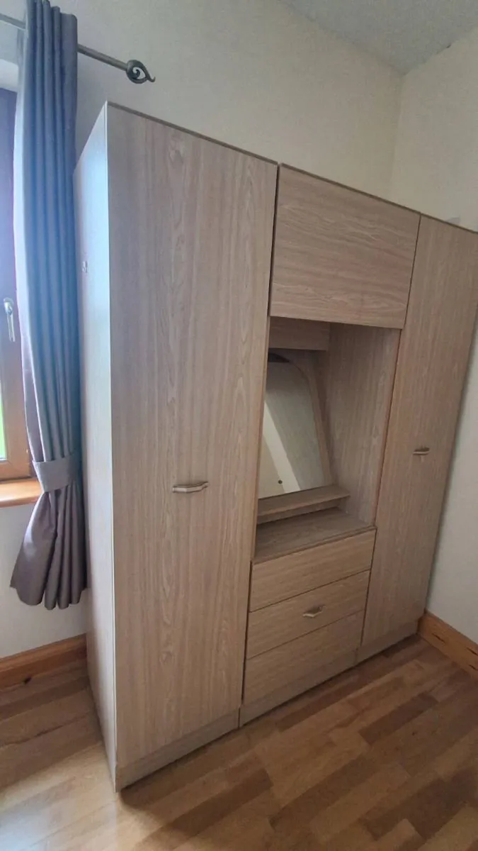Wardrobe - Image 2
