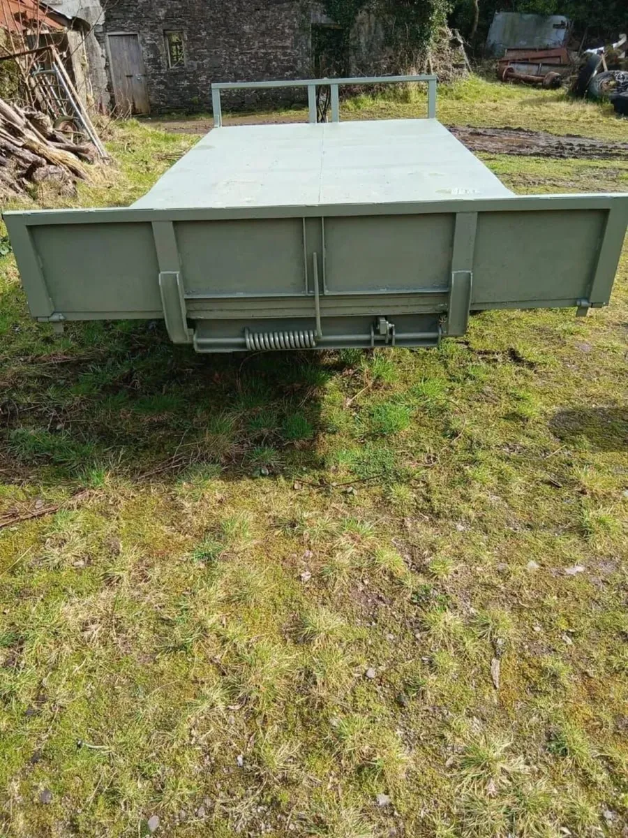 Bale and Tipping Trailer - Image 3