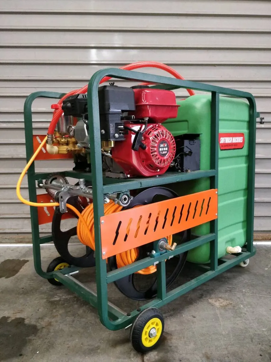 Softwash Biocide Cleaner 200 liter Tank - Image 2