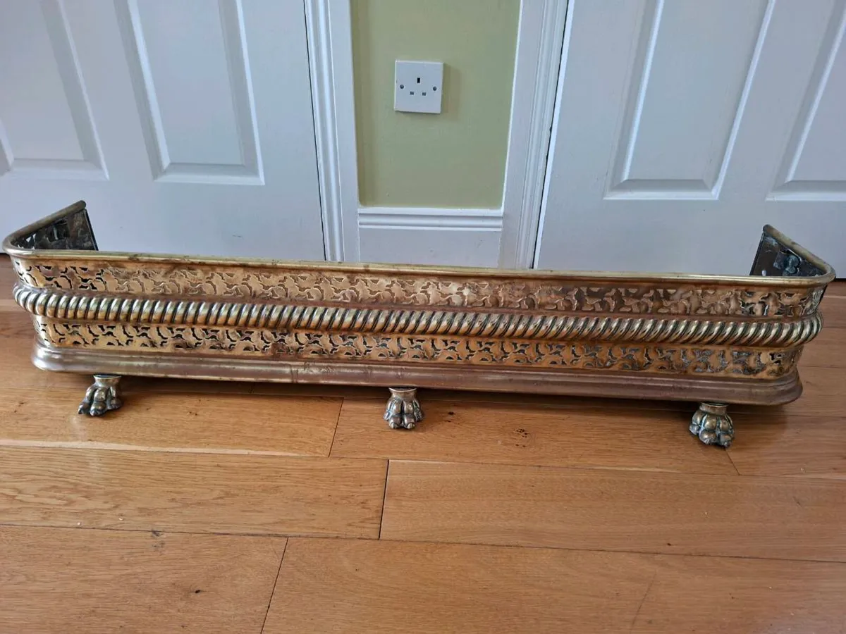 Regency fender - Image 1