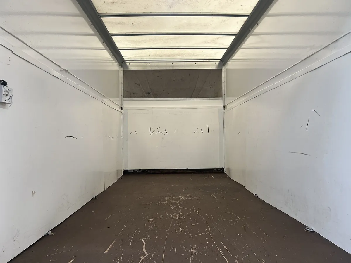 2024 Maxus Deliver 9 Luton Box Van - Image 3