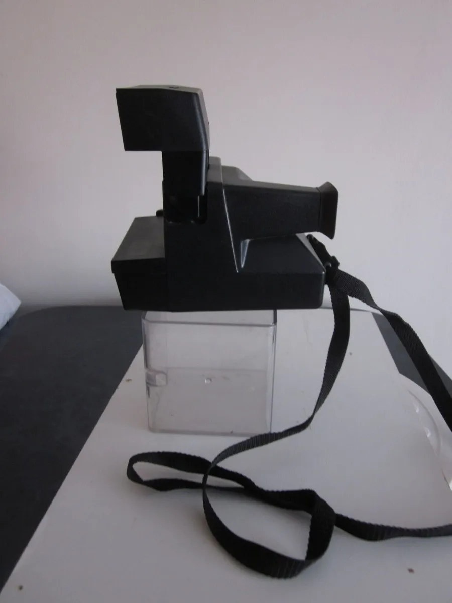 Polaroid Supercolour 670AF Vintage Instant Camera - Image 4