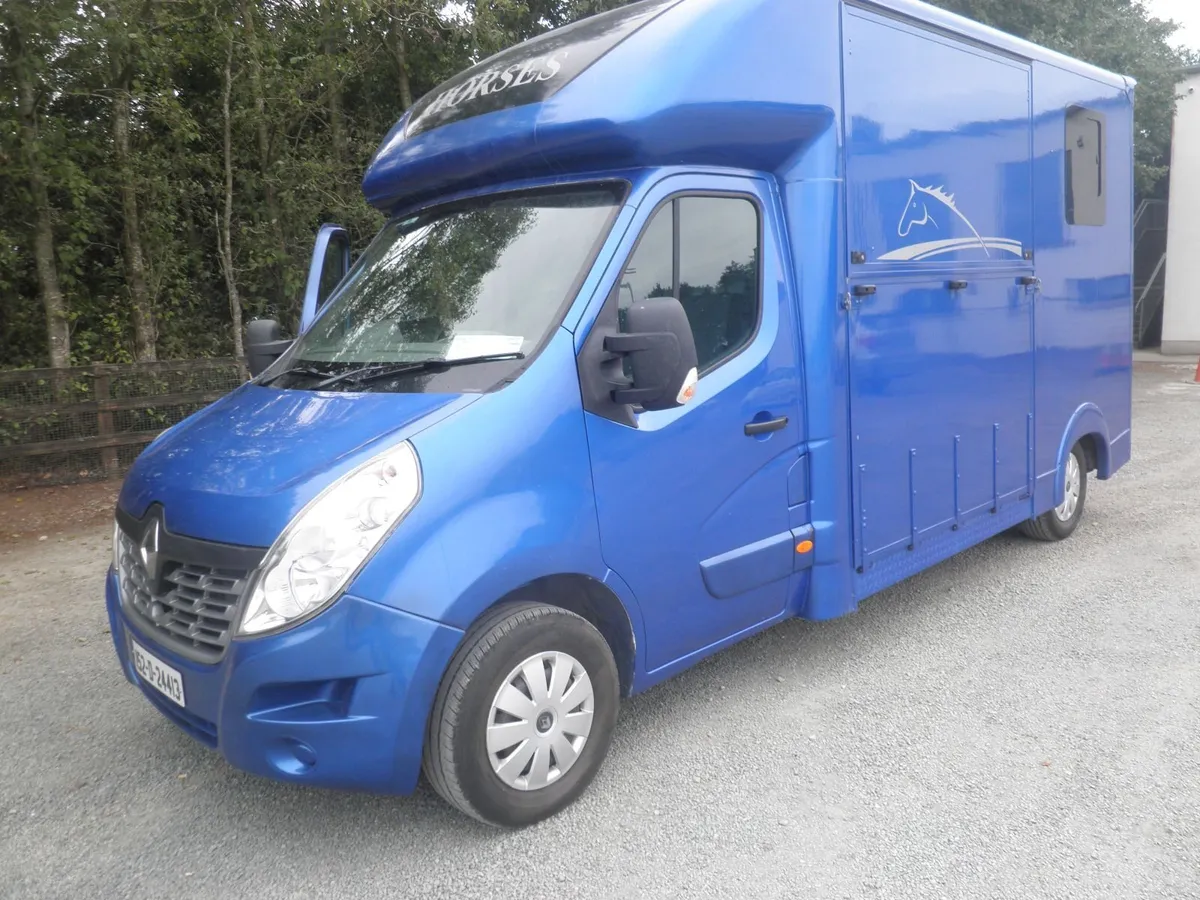 Renault Master HorseLorry - Image 3