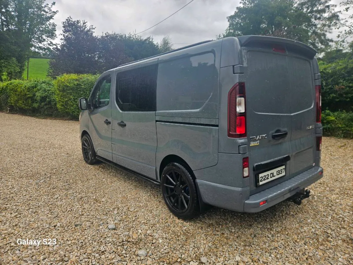 2022 renault trafic 130 sport day camper - Image 4