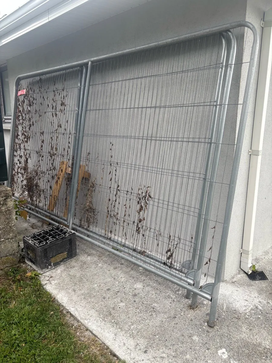 Builders Fence
