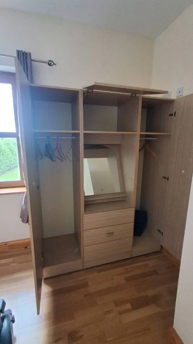 Wardrobe - Image 3