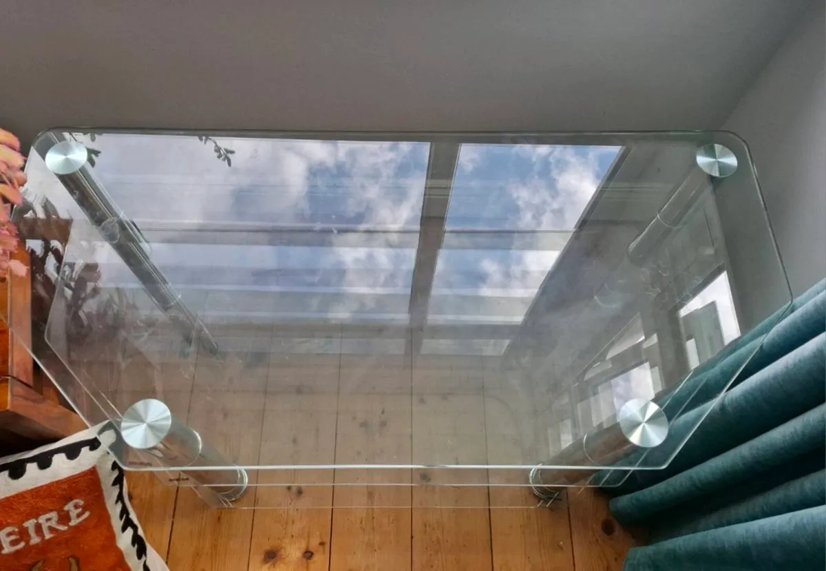 Glass tv unit free to collect - Image 2